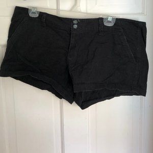 American Eagle Black Khaki Shortie Short